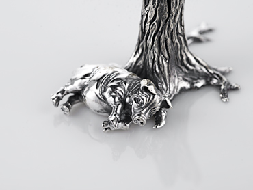 Подставка под ручку из серебра «Свинья под дубом»