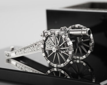 Шкатулка «Пушка» серебро и обсидиан