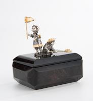 Шкатулка «Охота на бабочек» Шкатулка «Охота на бабочек»