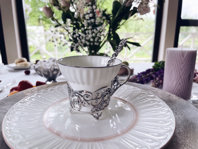 2 чашки чайные «Кружевные узоры» с ложками 2 чашки чайные «Кружевные узоры» с ложками