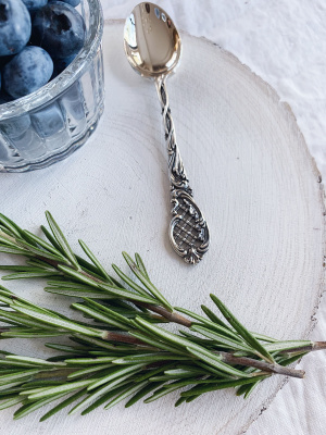 Серебряная чайная ложка «Барокко» с чернением Серебряная чайная ложка «Барокко» с чернением