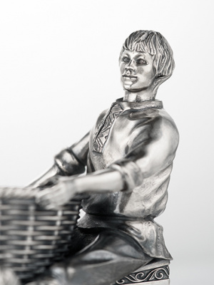 Подставка под яйцо «Корзинщик»