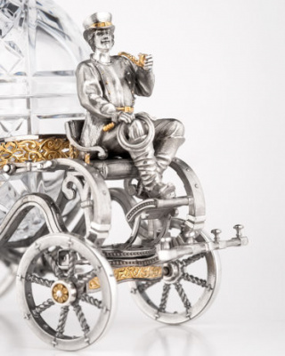 Серебряная бонбоньерка «Карета» Серебряная бонбоньерка «Карета»