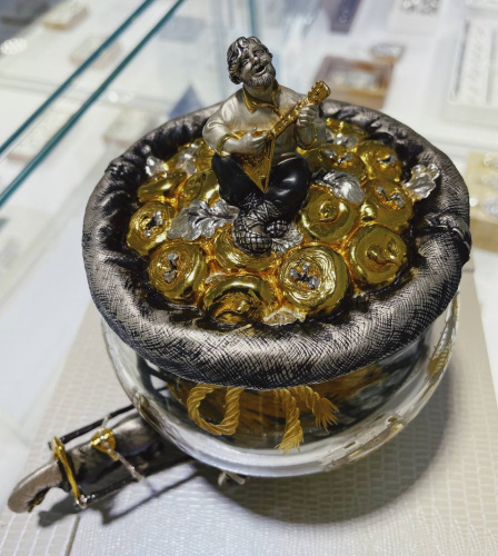 Сухарница «Вершки и корешки» из серебра