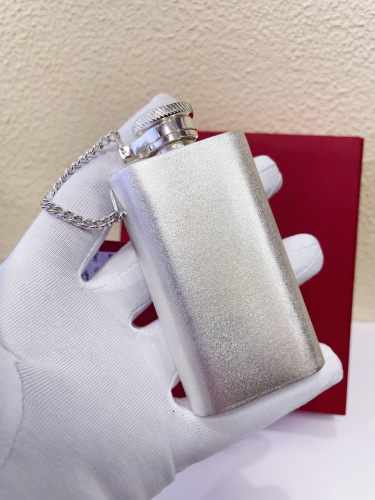 Серебряная фляжка карманная