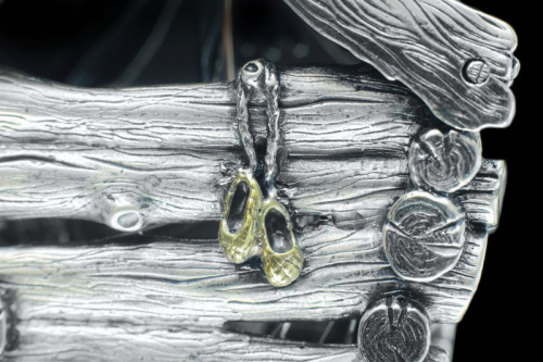 Серебряная солонка «Избушка на курьих ножках» с лопаткой