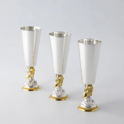 Серебряный набор рюмок «Золотая рыбка» с позолотой - 3 предмета Серебряный набор рюмок «Золотая рыбка» с позолотой - 3 предмета