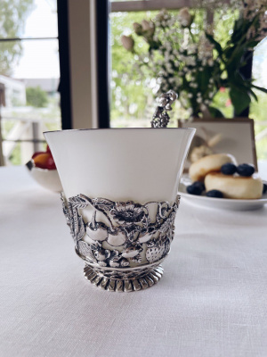 Чайная чашка «Натюрморт» с чернением с ложкой