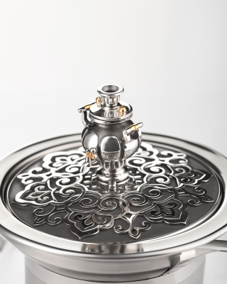 Чайник «Родные окна» из серебра с позолотой