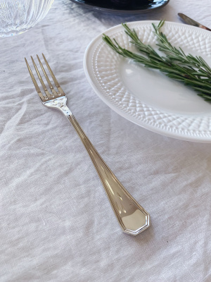 Серебряная столовая вилка «Элегант»