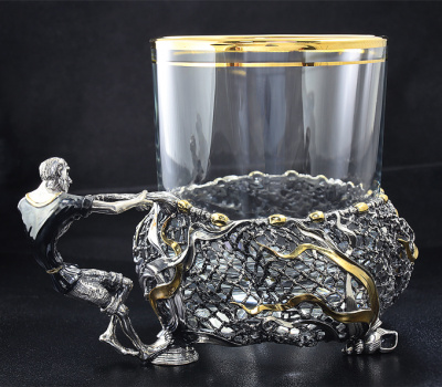 Подстаканник из серебра «Старик и невод»