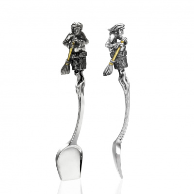 Серебряная солонка «Избушка на курьих ножках» с лопаткой