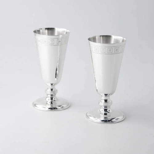 2 серебряные рюмки «№4» с гравировкой