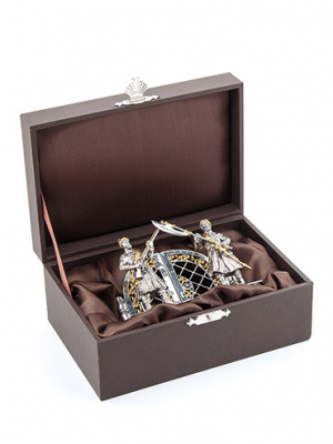 Серебряная салфетница «Стражи»