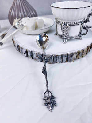 Чайная ложка из серебра «Виноград» с чернением