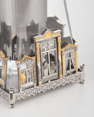 Чайник «Родные окна» из серебра с позолотой